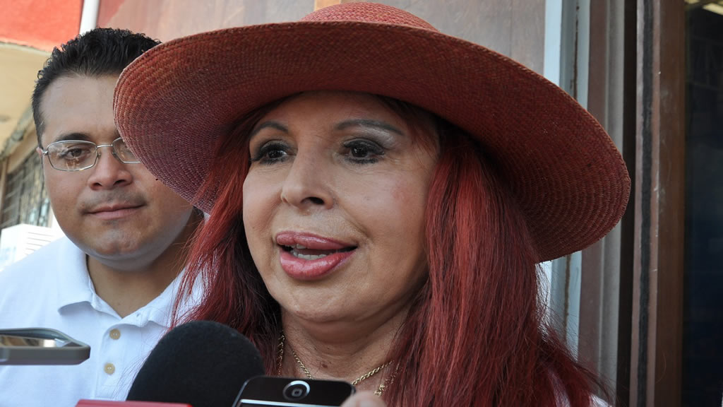 Así ha cambiado la cara de Layda Sansores
