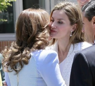 Letizia Vs. Angélica ¿Quién ganó el duelo de estilo?