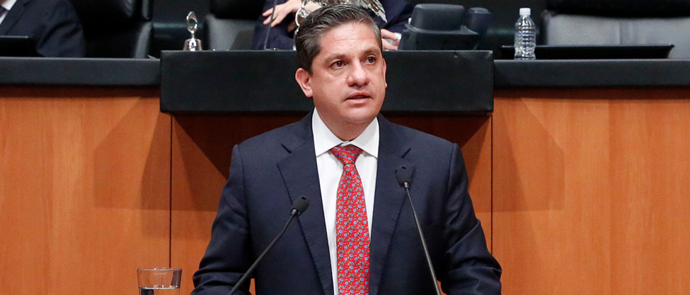 Luis Fernández y su camino del barrio al Senado